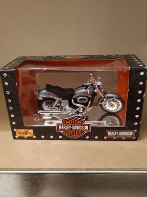 Harley Davidson 1977 FXS Low Rider model 1:18 like new