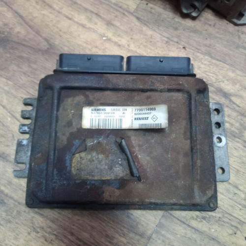 Ecu computer Renault Laguna 1.8 used