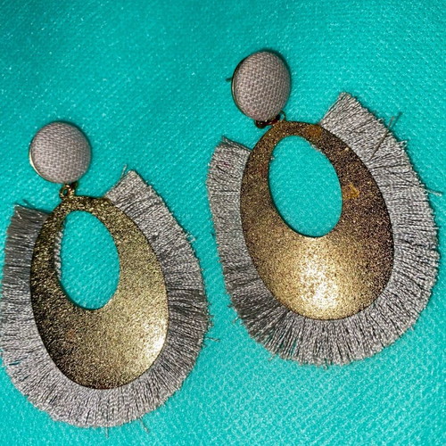 Women's earrings used, gray and gold
