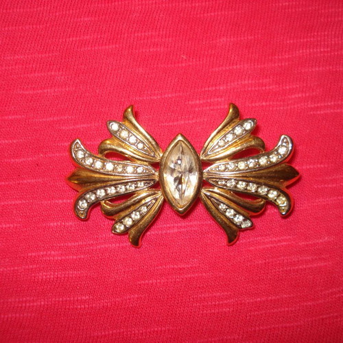 Brooch with rhinestones used