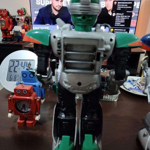 Robot Commander 2: Zadak toy like new, interactive robot
