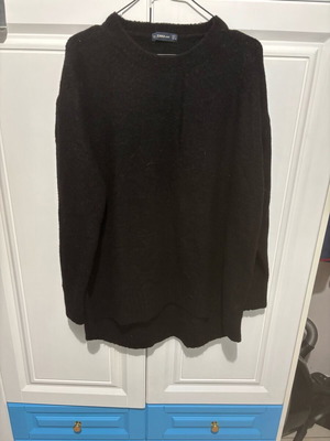 Zara knitted black long sweater like new, size L