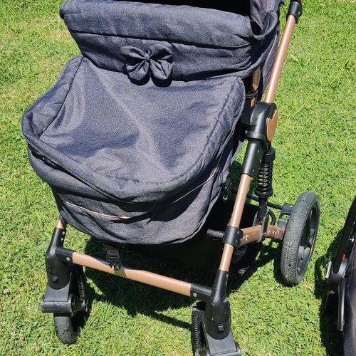 Chipolino Camea 3 in 1 stroller set used