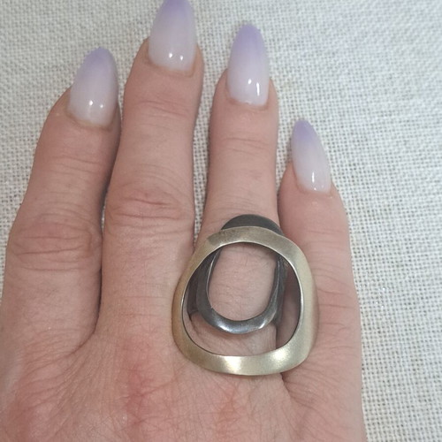 Silver 925 Ring like new, open design with double texture