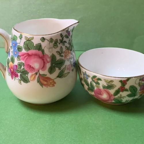Crown Staffordshire Fine Bone China milk jug and sugar bowl set like new