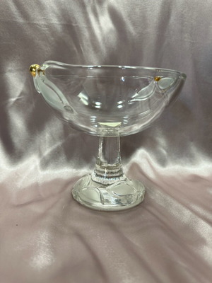 Candy jar like new with sandblasted leaves and gold details