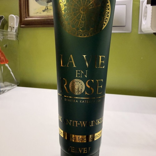 La Vie en Rose Velvet Anti-Wrinkle Hand and Foot Cream by Dimitra Katsafadou