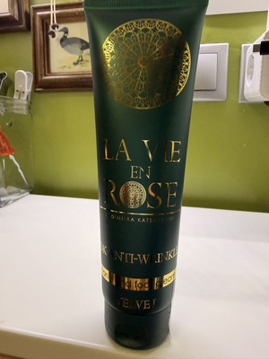 La Vie en Rose Velvet Anti-Wrinkle Hand and Foot Cream by Dimitra Katsafadou