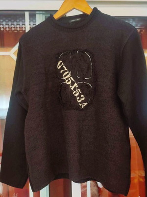 Green Light black men's pullover used, size Large
