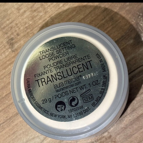 Laura Mercier Translucent Loose Setting Powder new, translucent finish