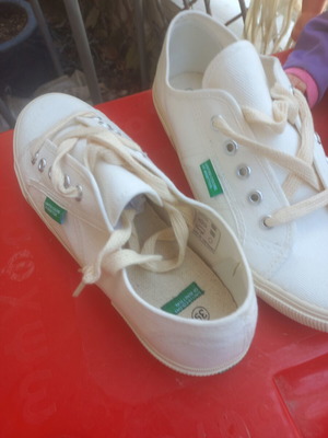 Benetton Sneakers No39 Canvas Off-White New