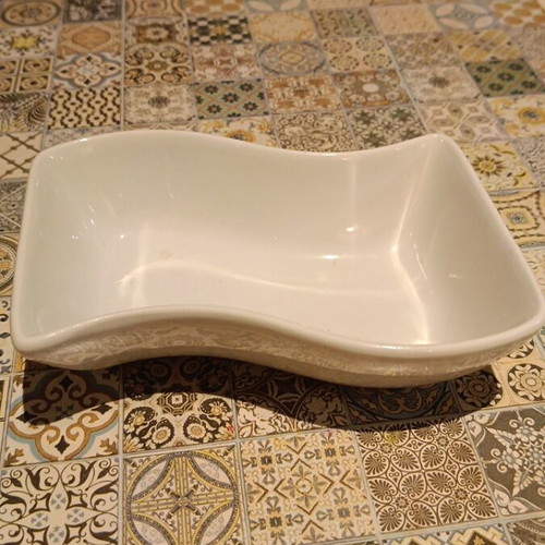 Glass bowl like new with unique shape