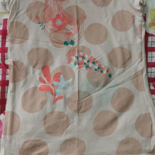 Makó T-shirt dp am size 12 like new