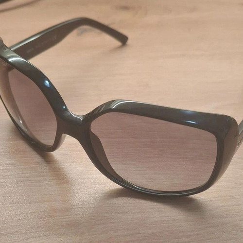 DKNY sunglasses new, authentic black