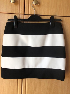 Zara skirt S like new