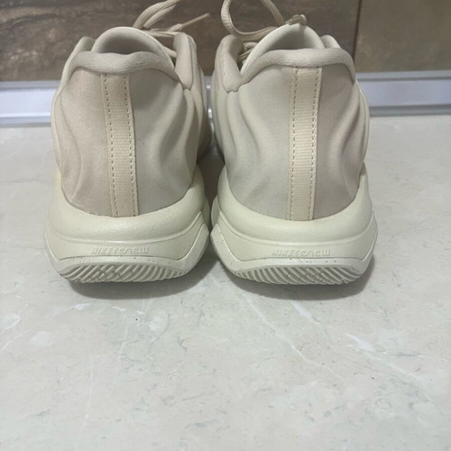 Nike Giannis Immortality 4 athletic shoes like new, size 42.5, beige and green