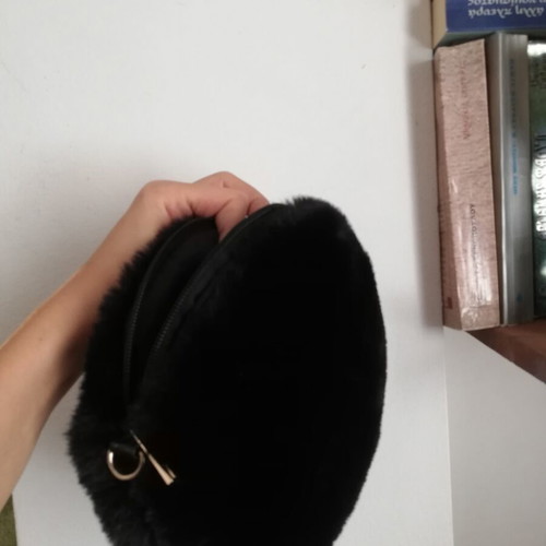 Round fuzzy shoulder bag, black, 21 cm diameter