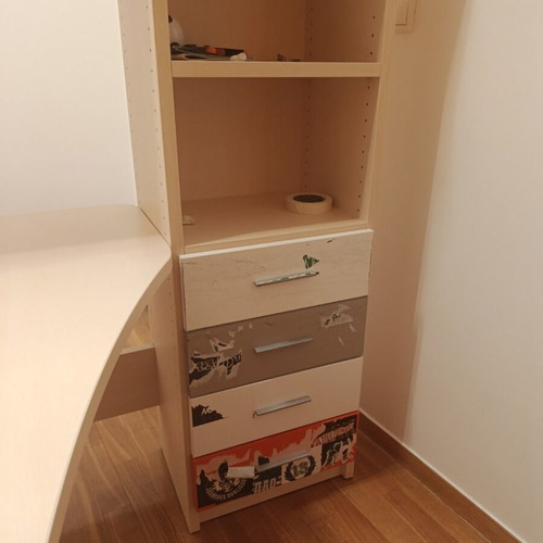 Desk bookshelf for students and university