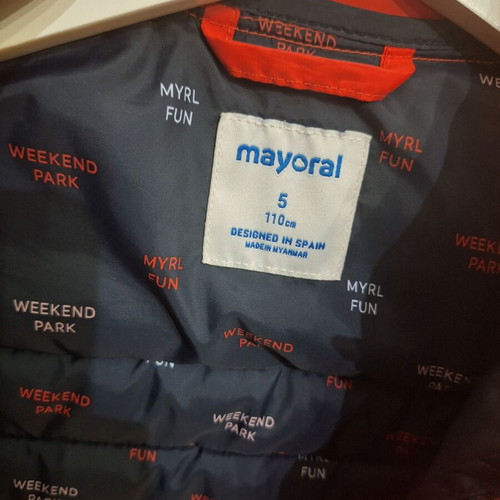 Mayoral sleeveless jacket used for boy 5 years, red
