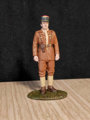 French Officer collectible miniature, like new, 6.5cm