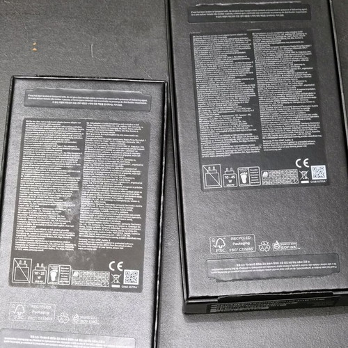 Galaxy S24 and Galaxy S24 Ultra phone boxes like new