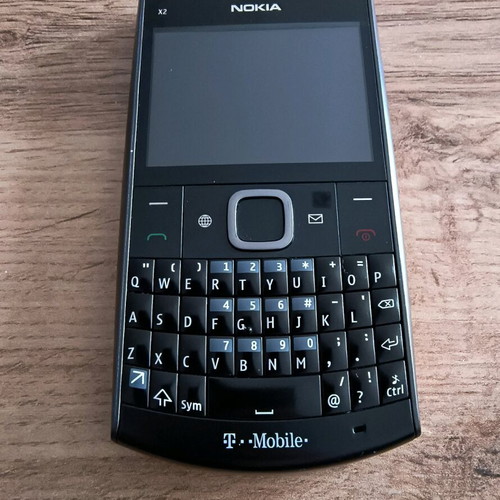 Nokia X2-01 phone like new with QWERTY keyboard