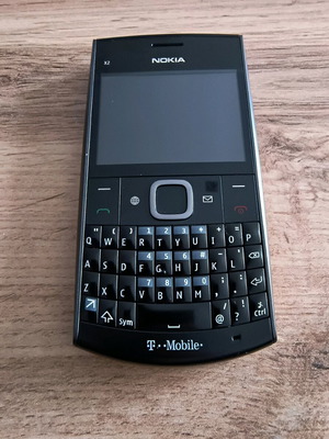Nokia X2-01 phone like new with QWERTY keyboard