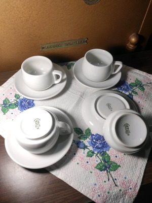Vintage Ionia porcelain coffee cups like new, set of 4