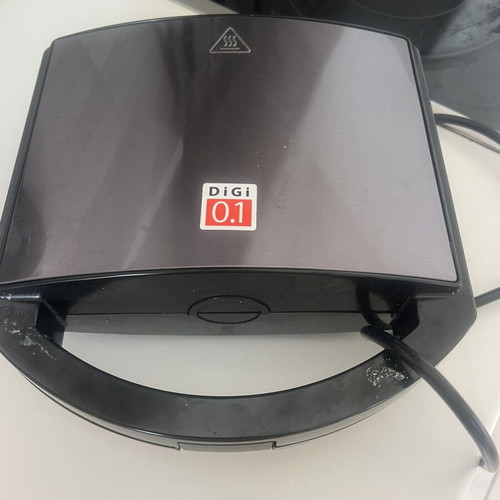 Sandwich maker used