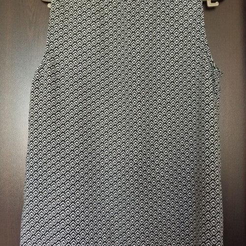Only women's top like new, size S, black and white