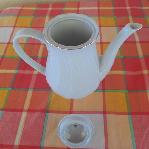 Porcelain tea set 9 pieces used, classic elegant design