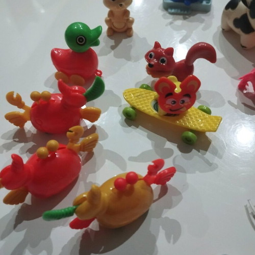 Various small toys like new, pack