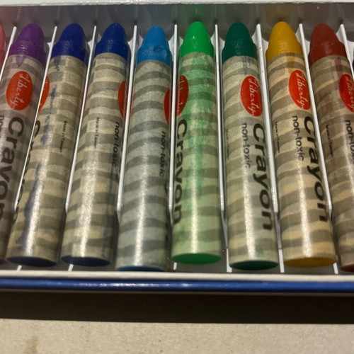 Crayons new, 18 non-toxic colors
