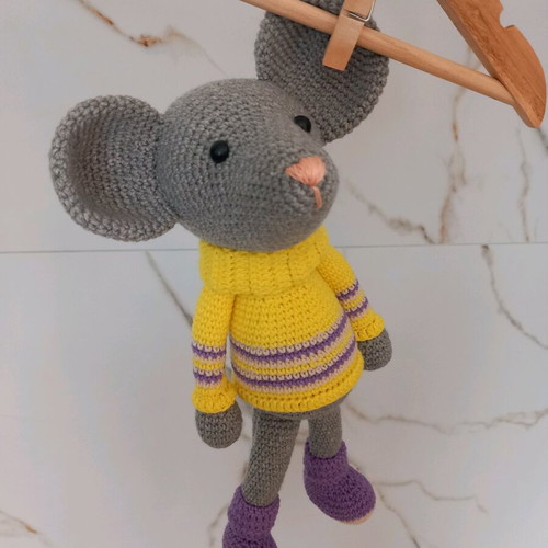 Handmade knitted mouse doll new 13 cm