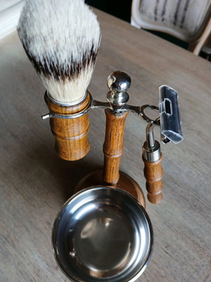 Σετ ξυρίσματος χειροποίητο καινούργιο από ξύλο και μέταλλο, 4 κομμάτια