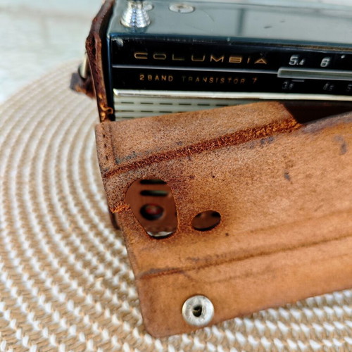 Vintage Columbia Eagle PR-956H transistor radio used