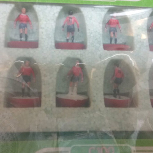 Subbuteo Παίχτες μεταχειρισμένοι, ομάδα Μπενφίκα με βαμμένα σορτ και κάλτσες