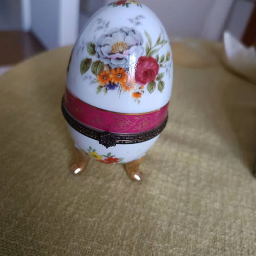 Limoges Egg Elite Collection like new