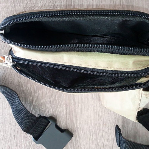 Waist bag green black like new