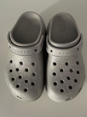 Crocs J2 με glitter, σαν καινούργιο, γκρι ασημί πέδιλα πλατφόρμες