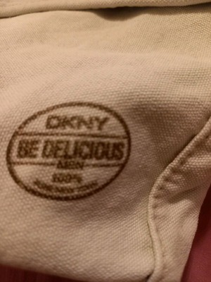 Τσάντα χιαστί DKNY καινούργια, άσπρη και μπεζ