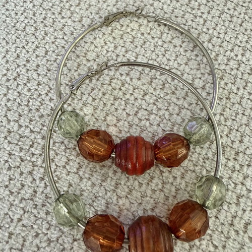Jewelry set with 6 earrings and 1 necklace with stainless steel elephant element used, multicolor