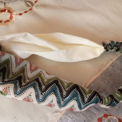 Nautica hairband used, damaged