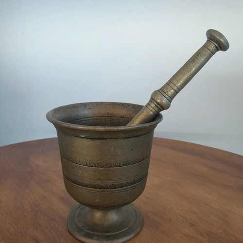 Bronze mortar with pestle used