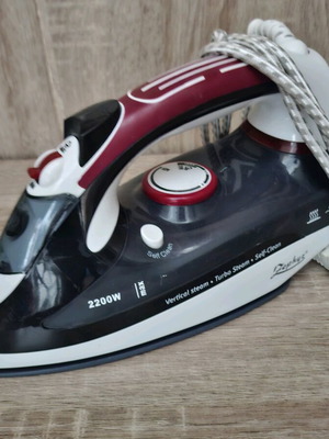 Zephyr ZP-1050-BPC steam iron used with ceramic soleplate