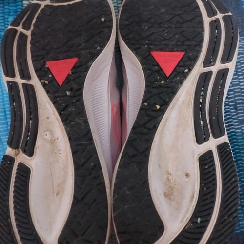 Nike Run dusty pink athletic shoes used, size 40.5