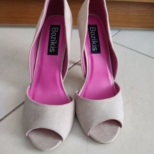 Bozikis σουέντ γόβες Νο. 39 μεταχειρισμένες με μικρό άνοιγμα