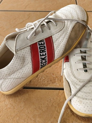 Sneakers λευκά δερμάτινα μεταχειρισμένα Νο 33