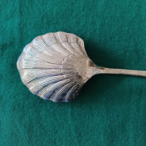 Vintage Art Nouveau silver-plated serving spoon like new