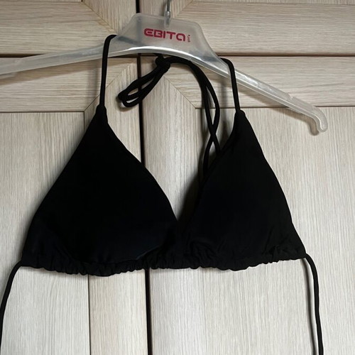 Swimwear top new, black with removable pads